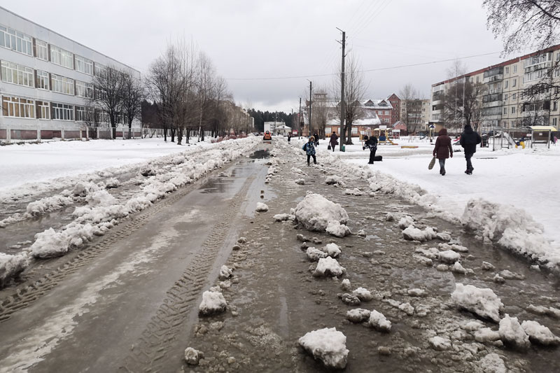 Жители Добрянского округа тонут в снежном месиве