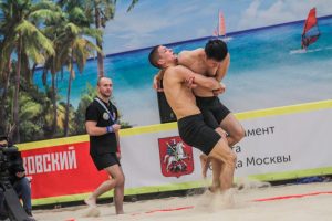 Полазненец – чемпион России по пляжной борьбе