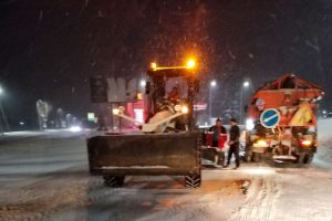 Завалило на месяц вперёд. Как расчищаются снежные завалы на дорогах Добрянского округа