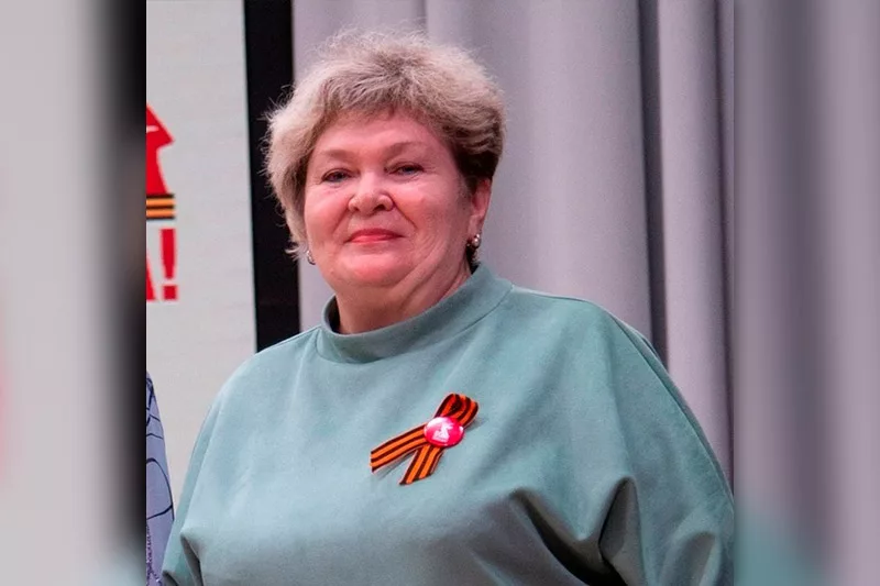 Сменила пост