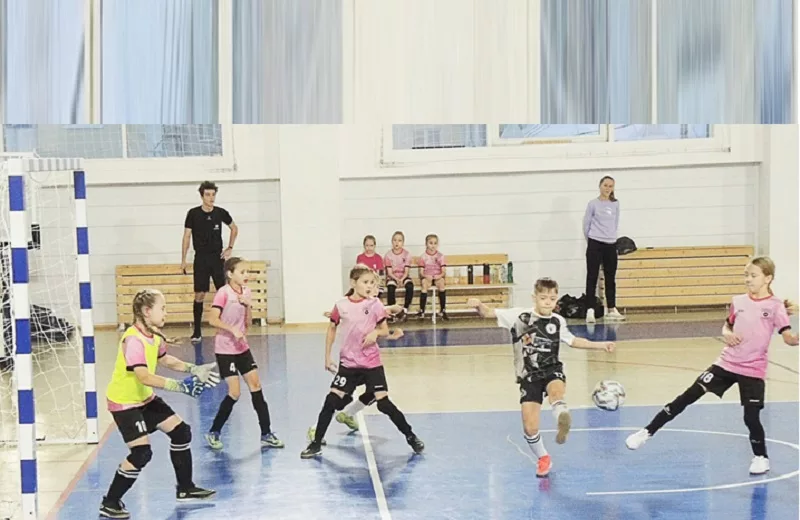 «Академики» впереди