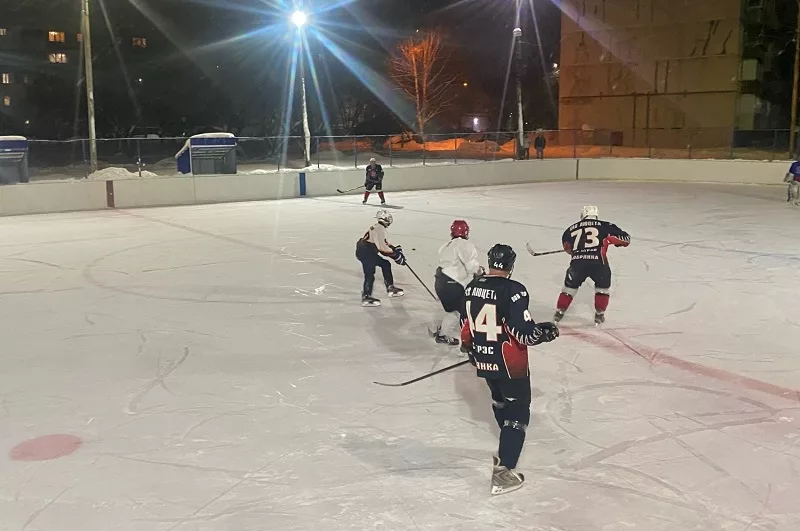 В Добрянке стартовало первенство по хоккею