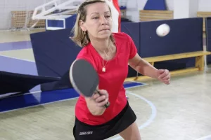 Теннисисты взяли ракетки