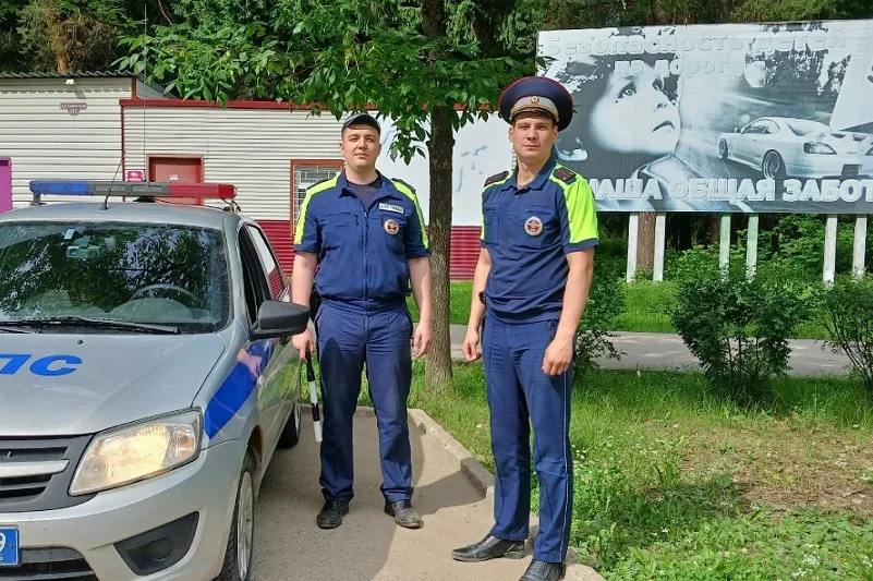 Помогли путешественникам, у которых сломался автомобиль