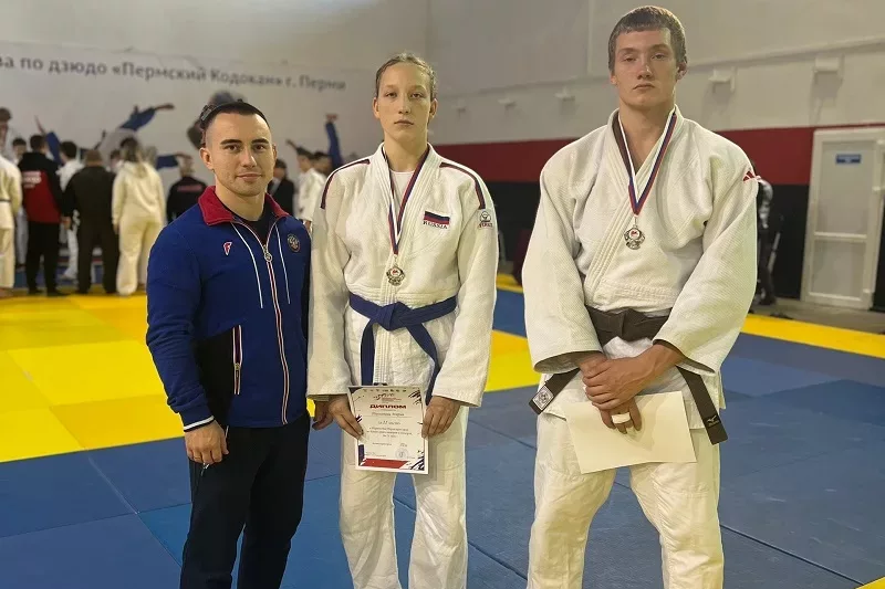 Поборолись на серебро